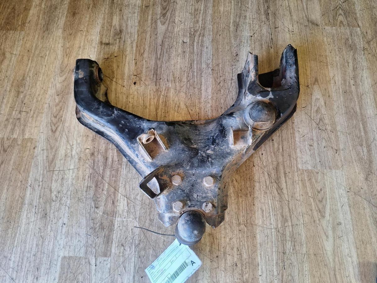 1000914191-Left Front Lower Control Arm Top