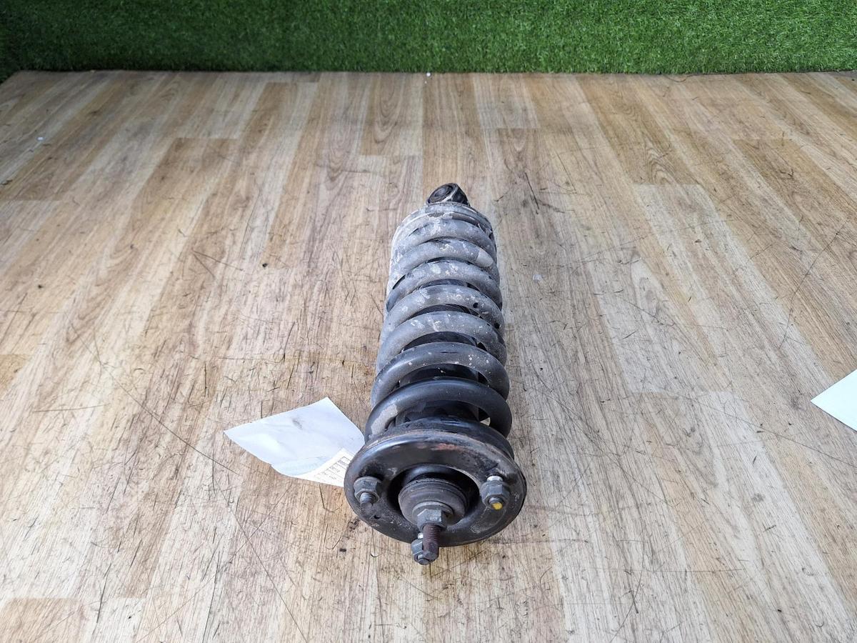 1000945197-Left Front Strut Top