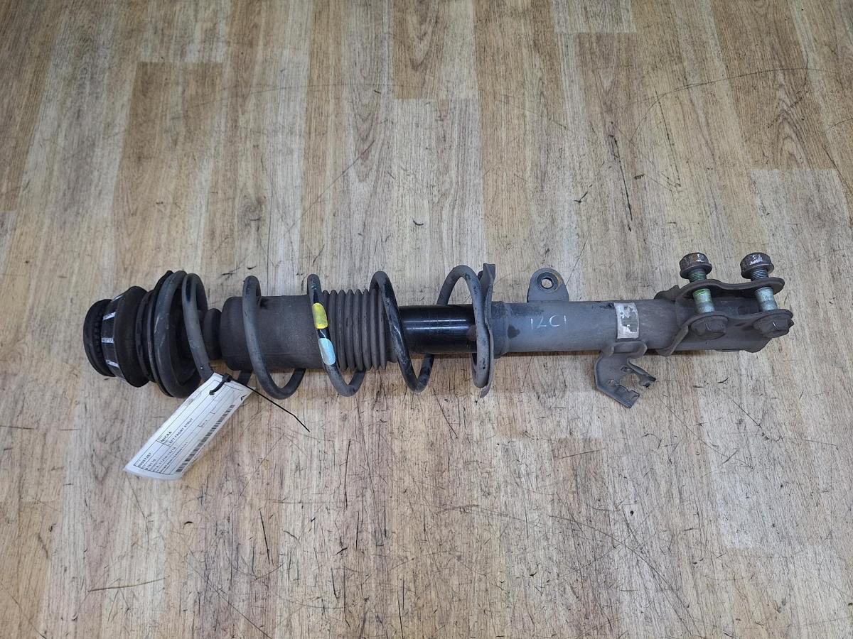 1000920026-Left Front Strut Top