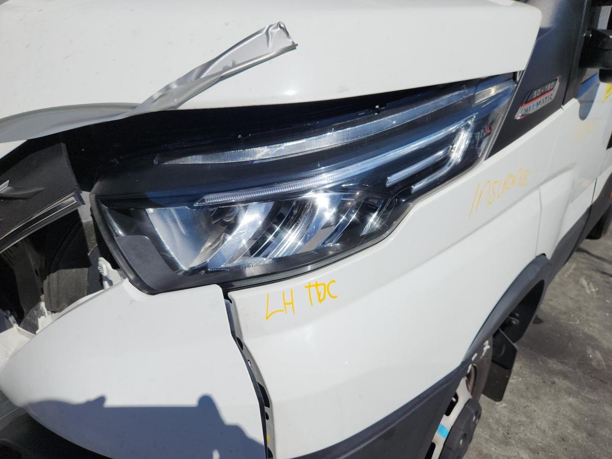 1000837196-Left Headlamp