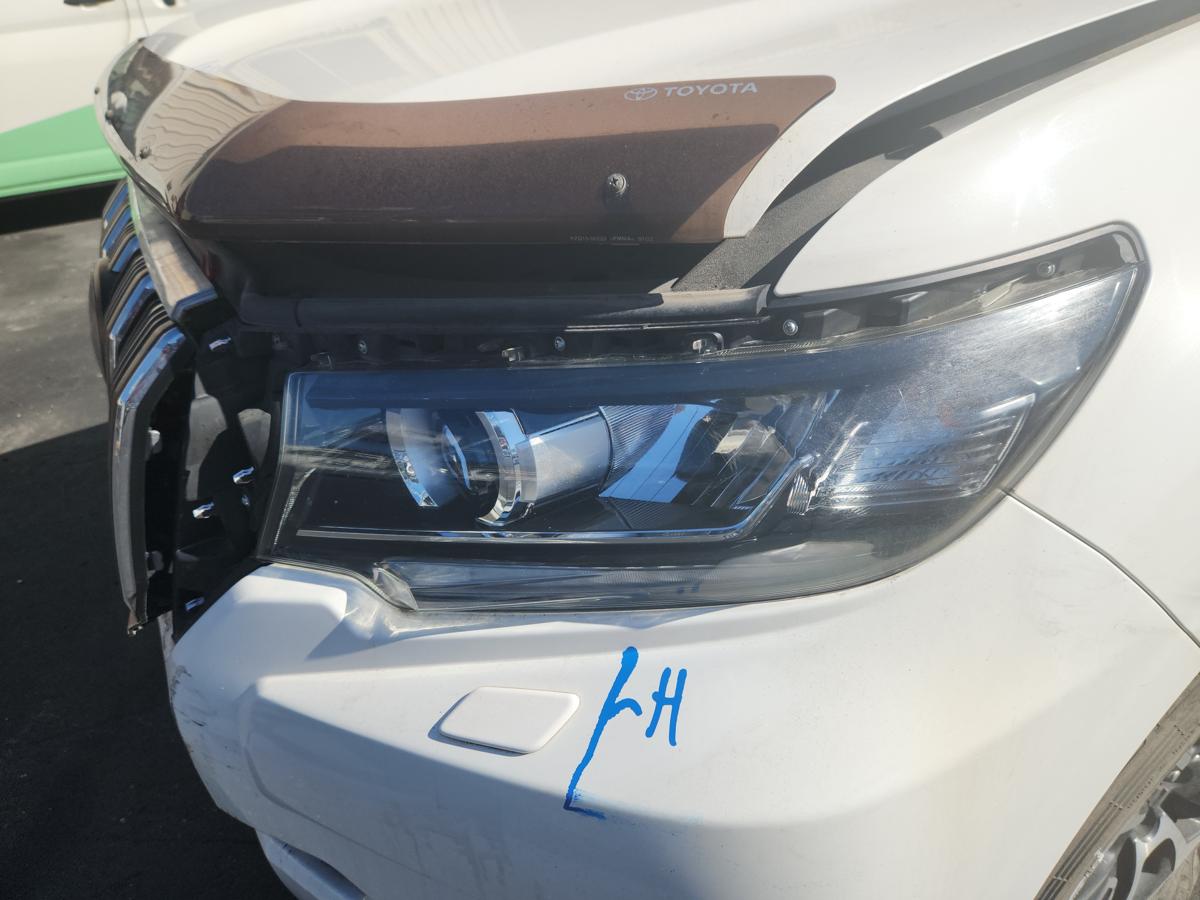 1000946297-Left Headlamp