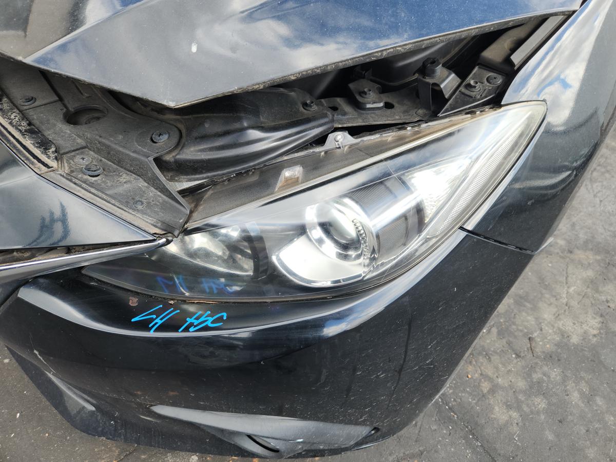 1000945779-Left Headlamp