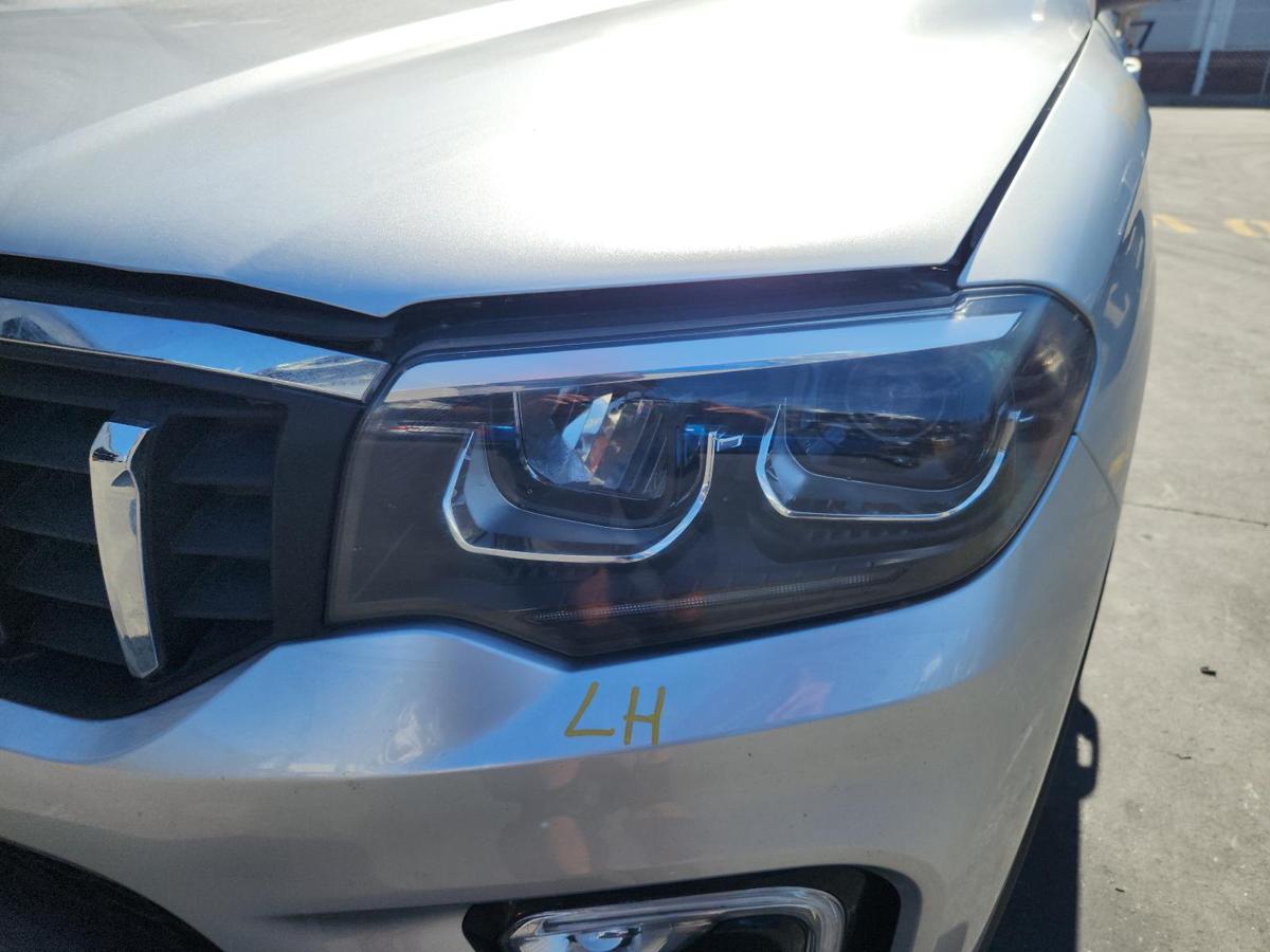 1000876674-Left Headlamp