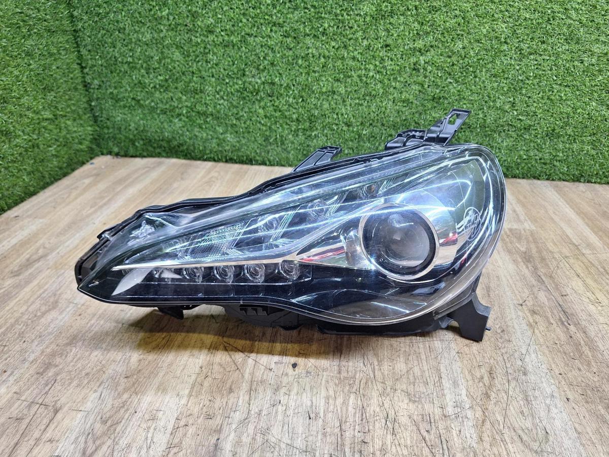 1000929076-Left Headlamp Top
