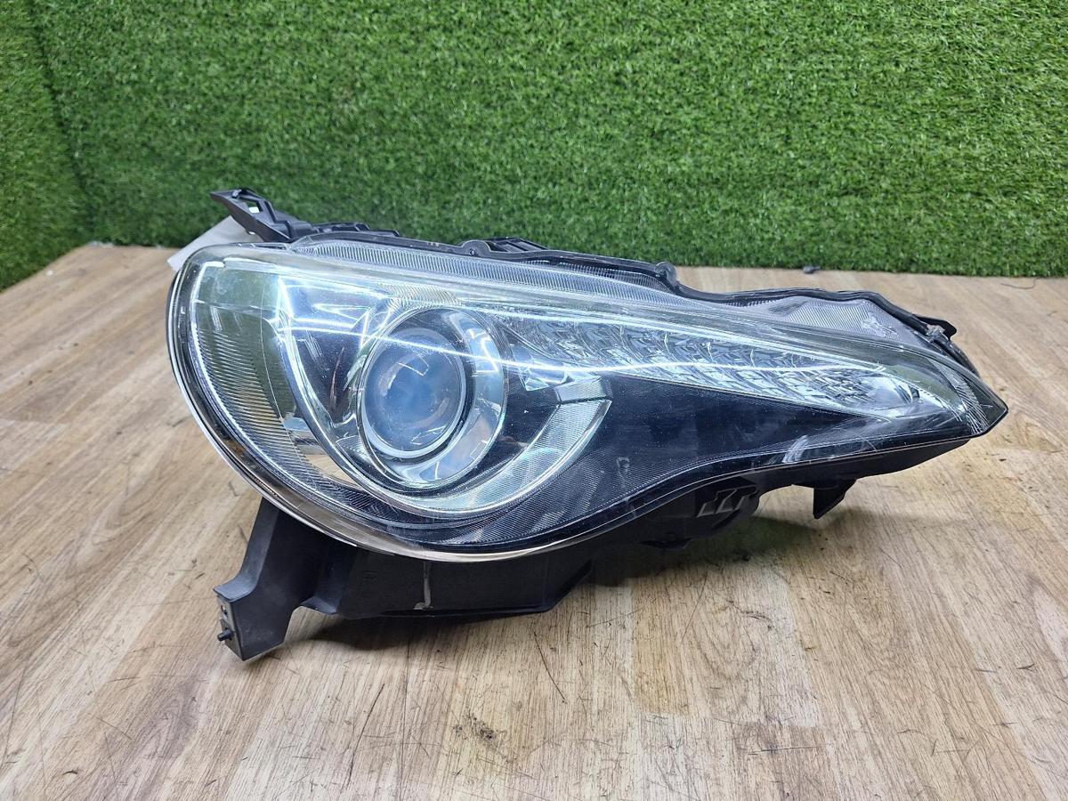 1000880650-Left Headlamp Top