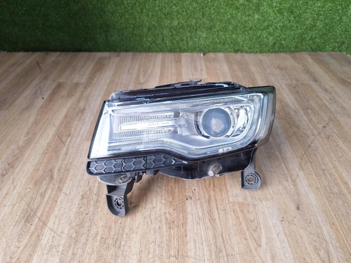 1000884667-Left Headlamp Top
