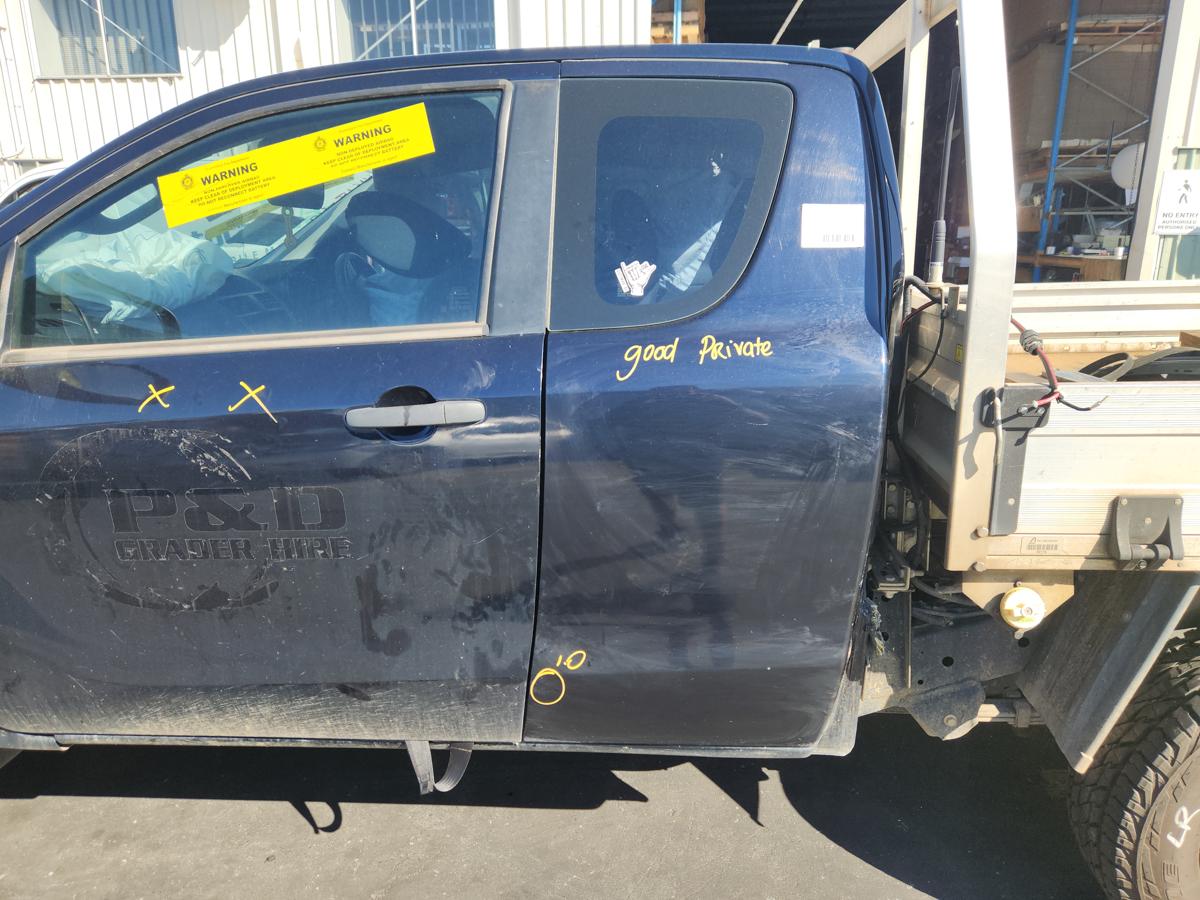 1000944037-Left Rear Door