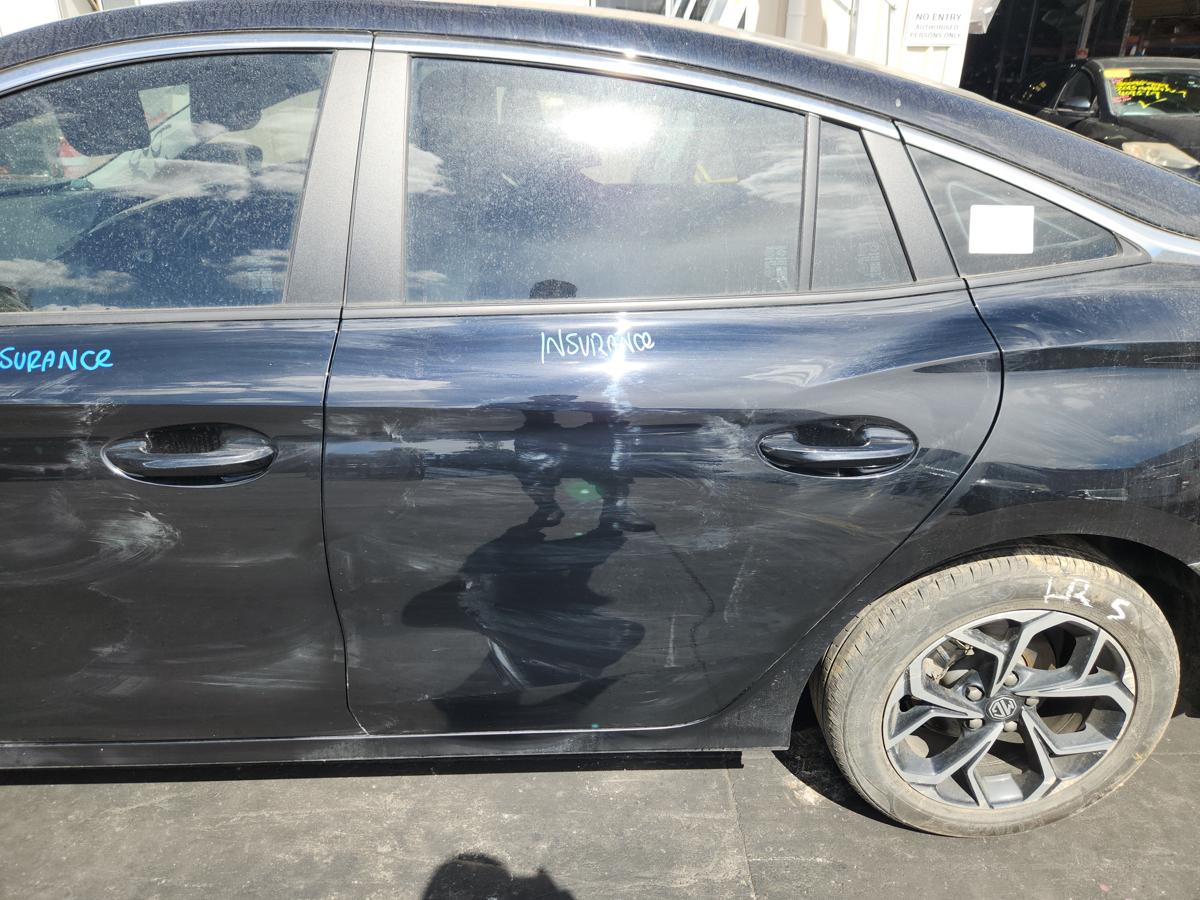 1000944606-Left Rear Door