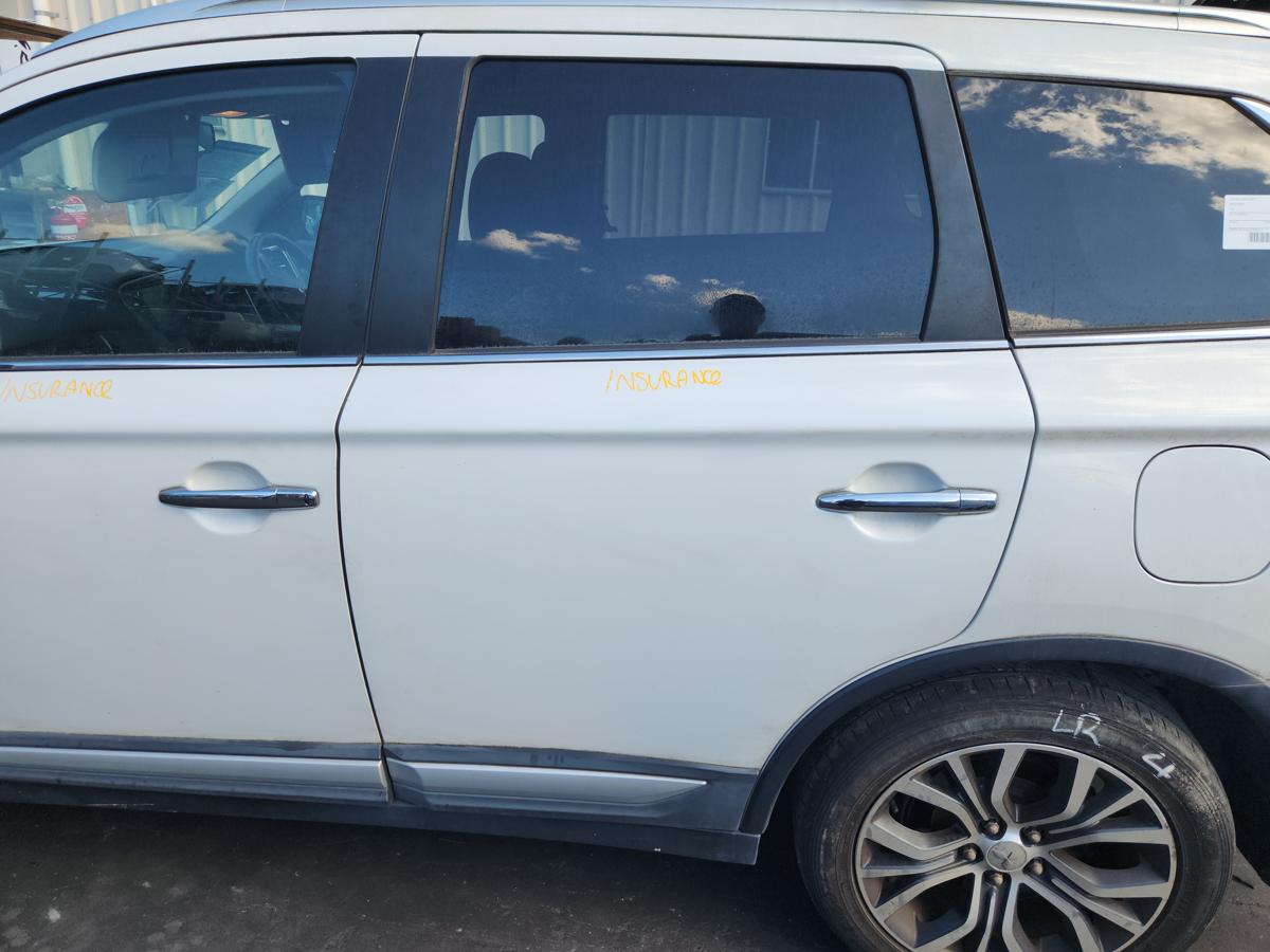 1000948669-Left Rear Door