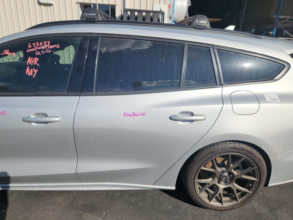 1000932988-Left Rear Door