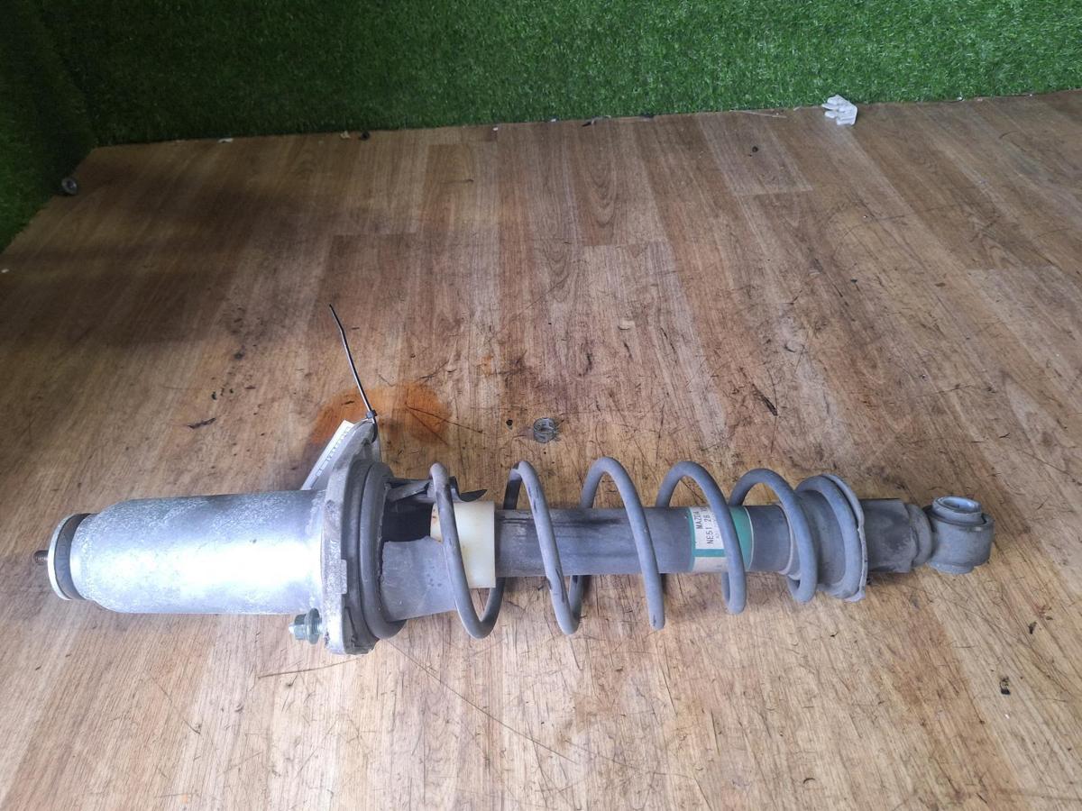 1000912827-Left Rear Strut Top