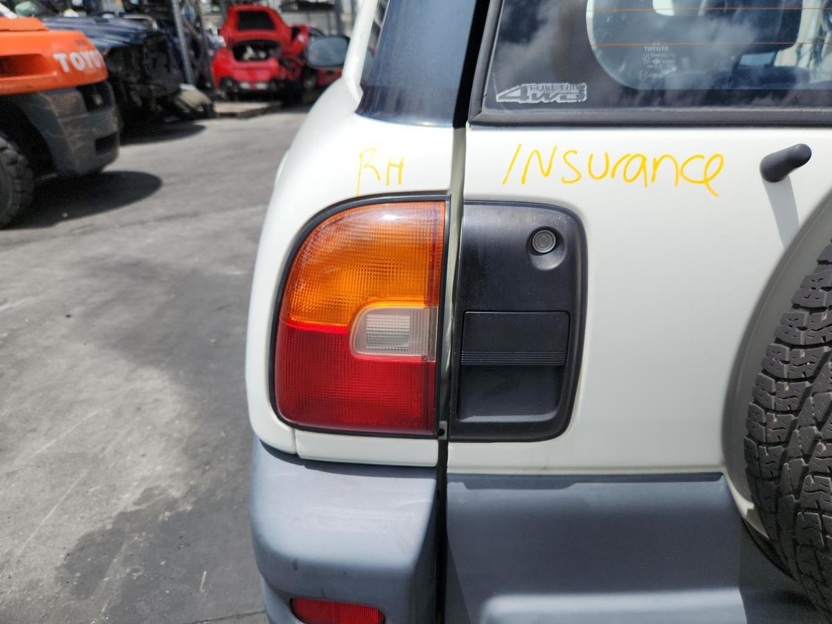 1000824293-Left Taillight
