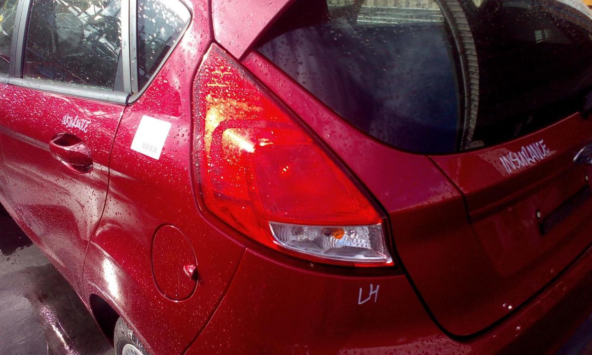 1000693921-Left Taillight