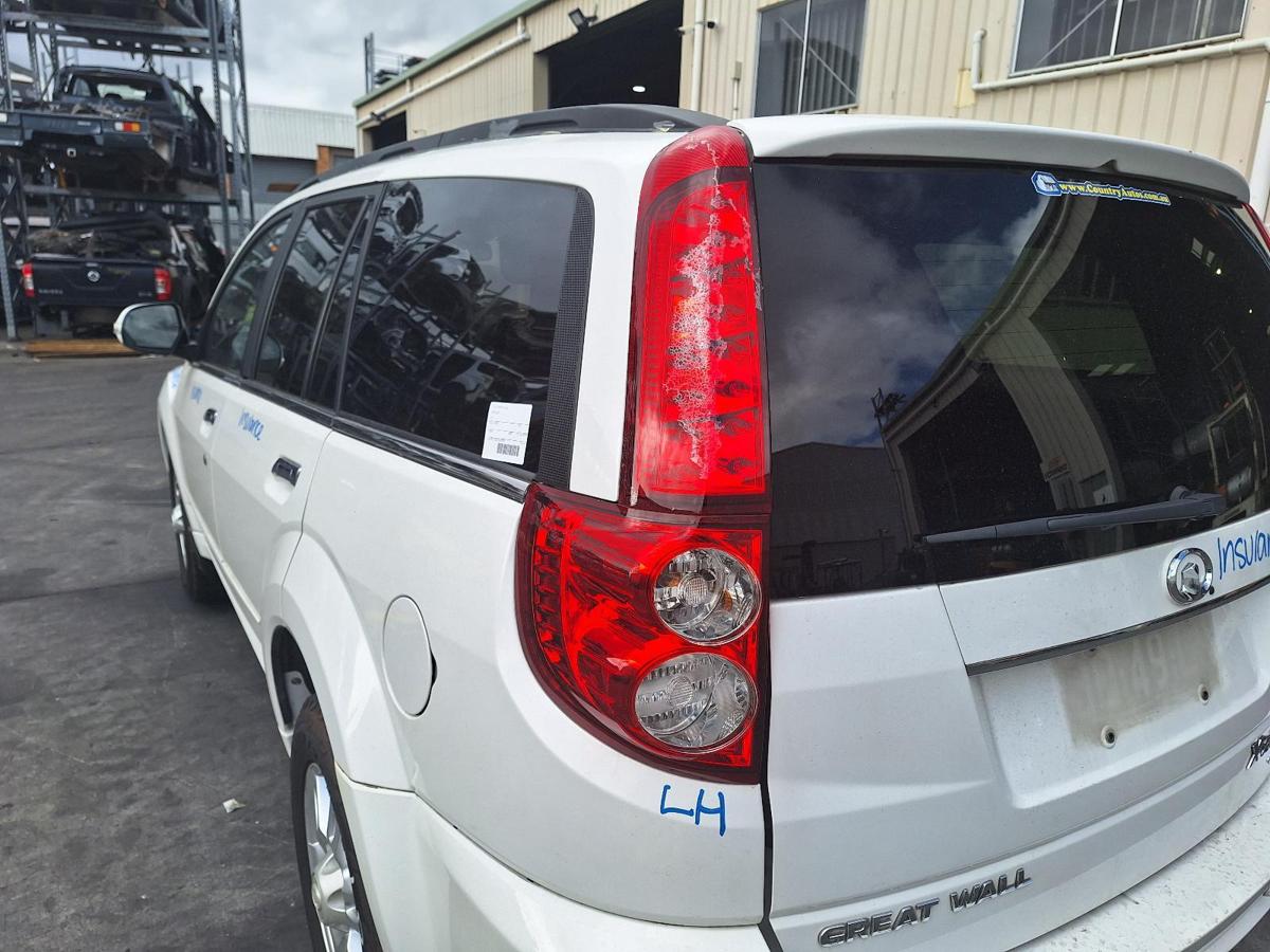 1000769818-Left Taillight