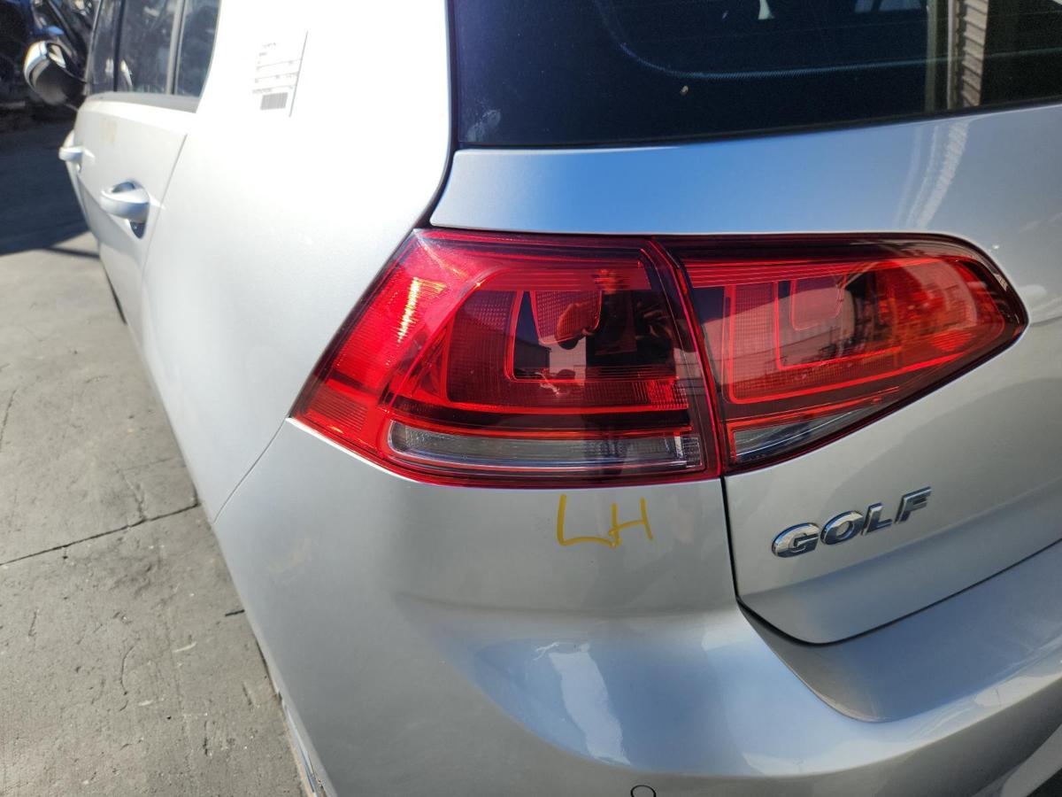 1000832556-Left Taillight
