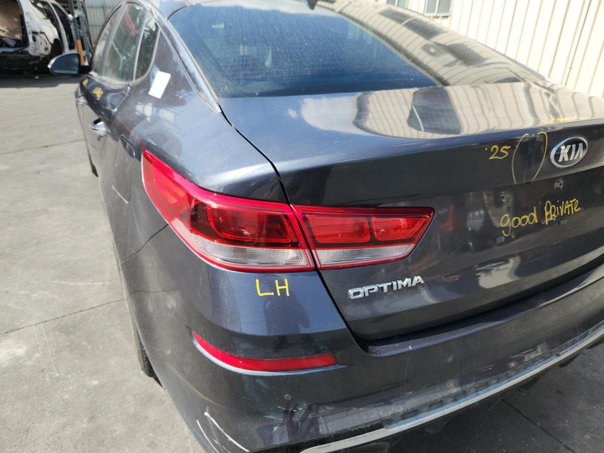 1000867284-Left Taillight