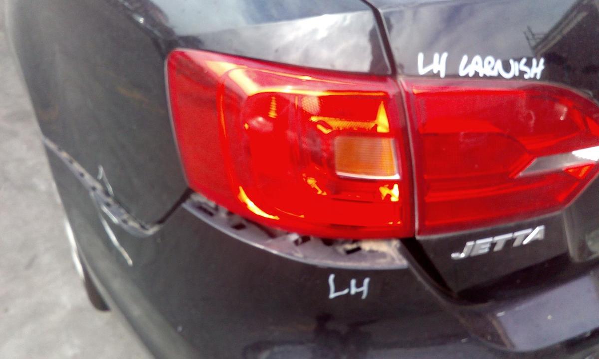 1000652452-Left Taillight