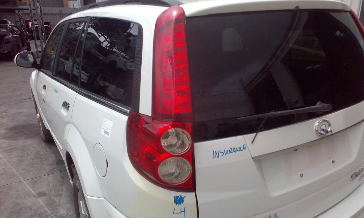 1000625745-Left Taillight