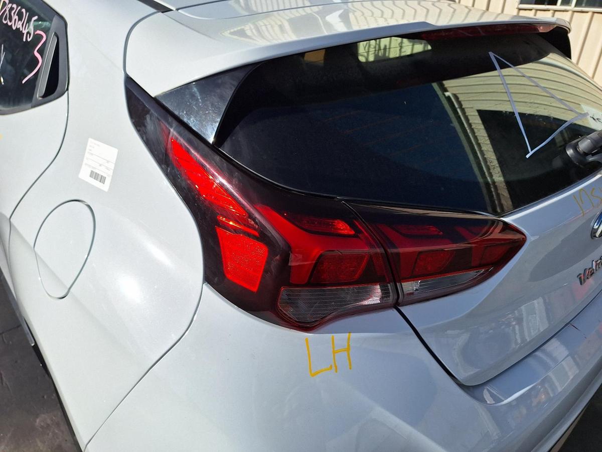 1000780132-Left Taillight