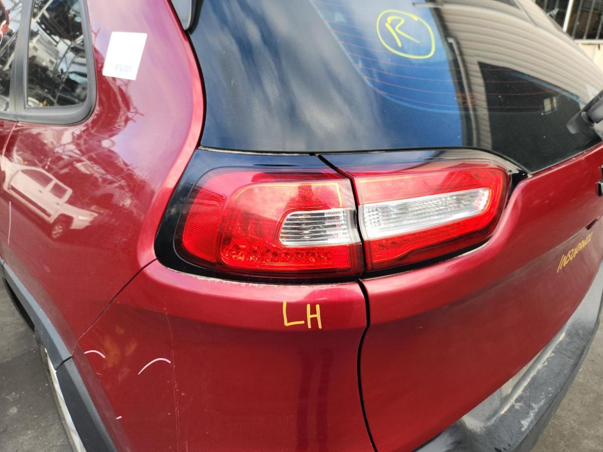 1000850742-Left Taillight