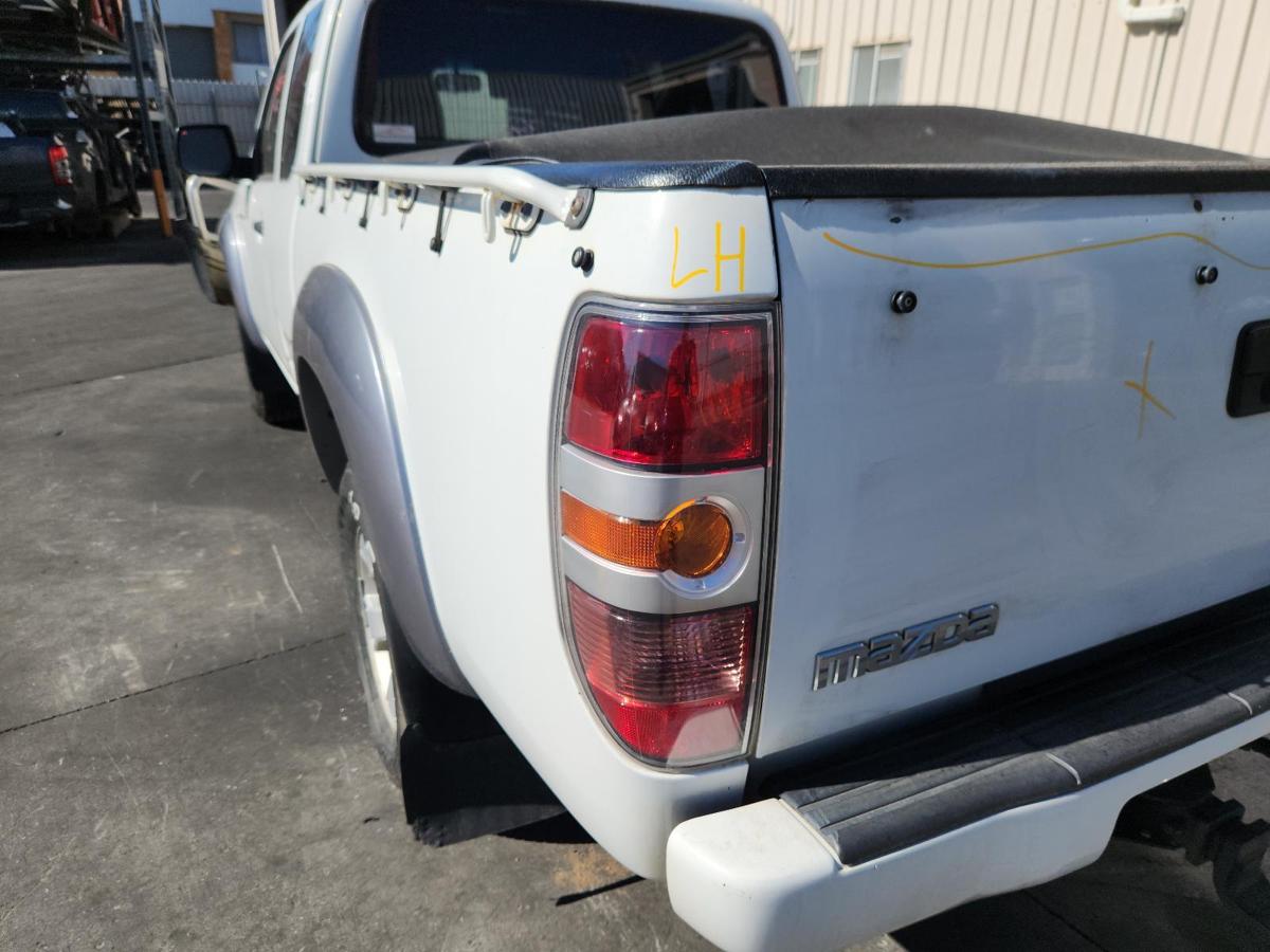 1000858948-Left Taillight