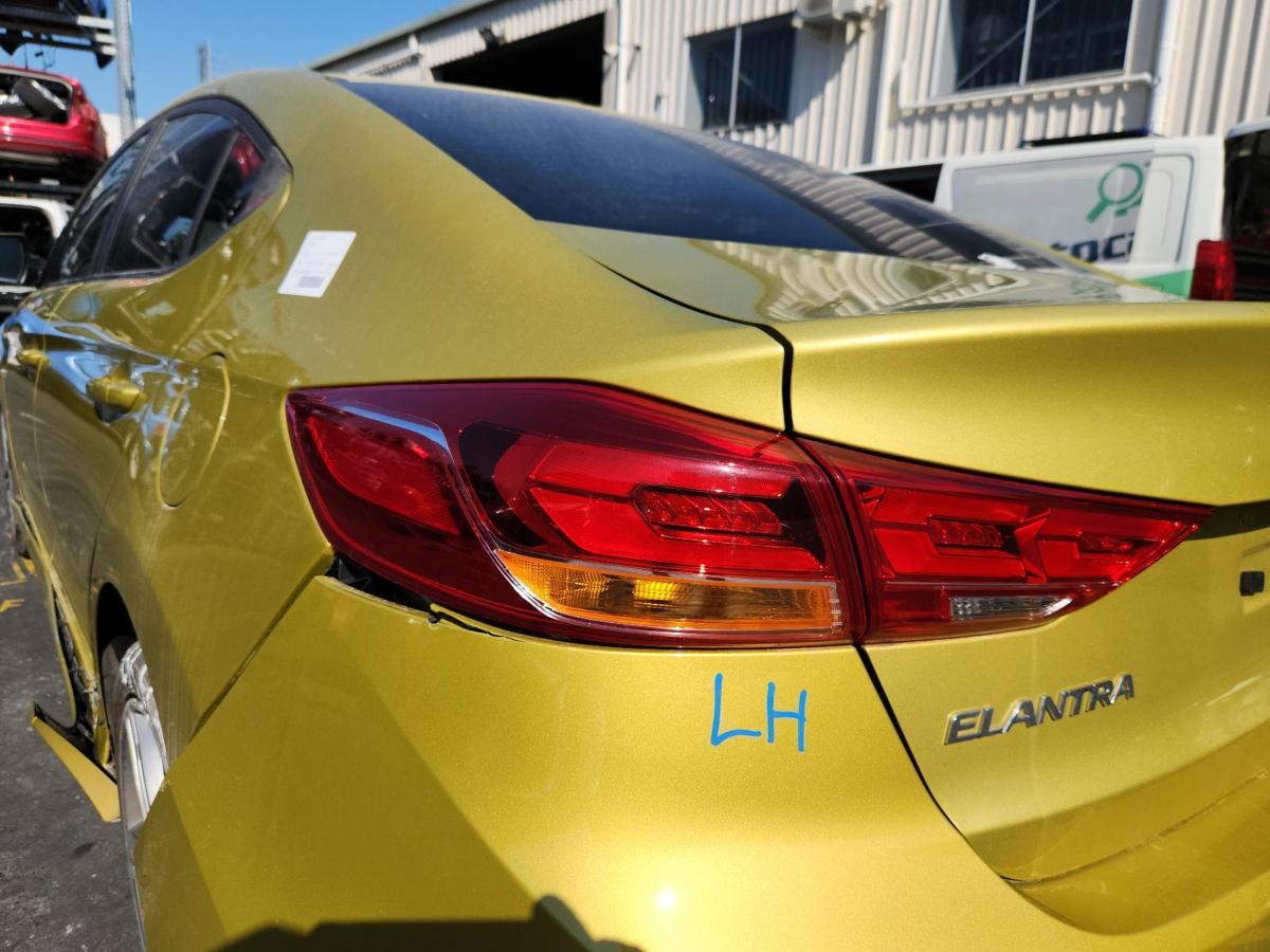 1000864114-Left Taillight