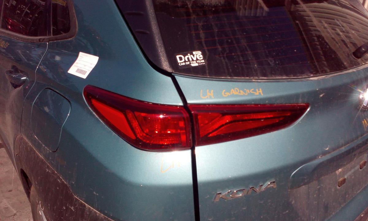 1000611477-Left Taillight