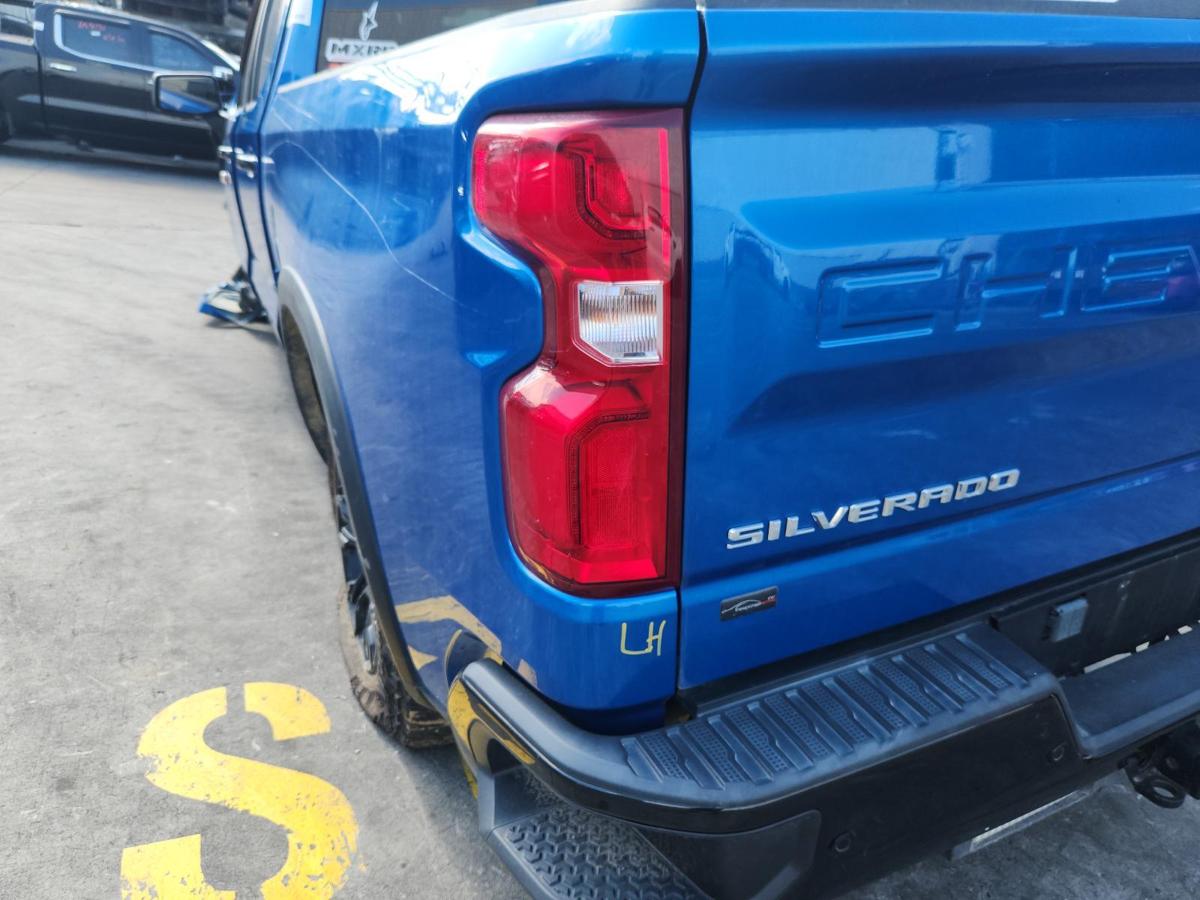 1000875625-Left Taillight