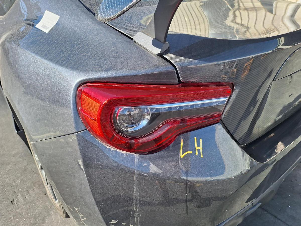 1000777826-Left Taillight