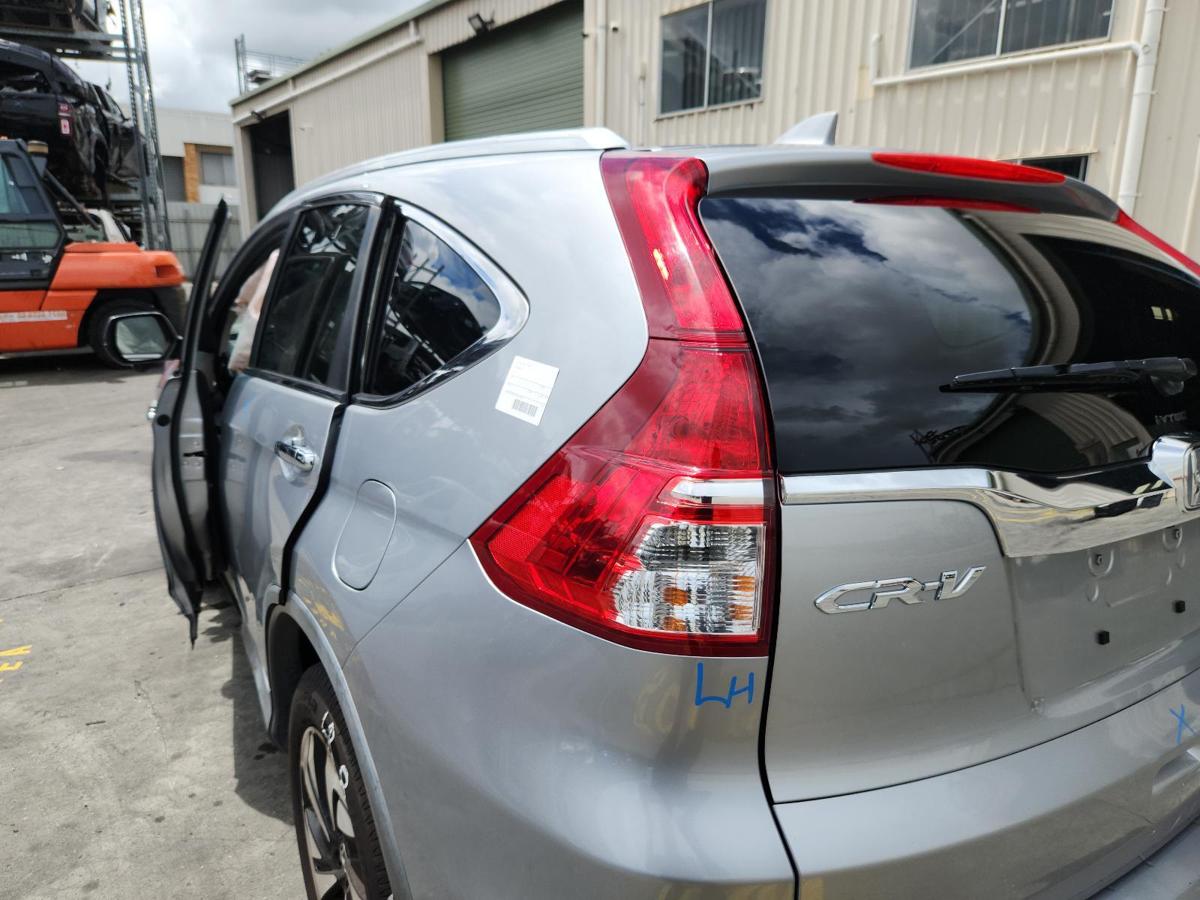 1000818589-Left Taillight