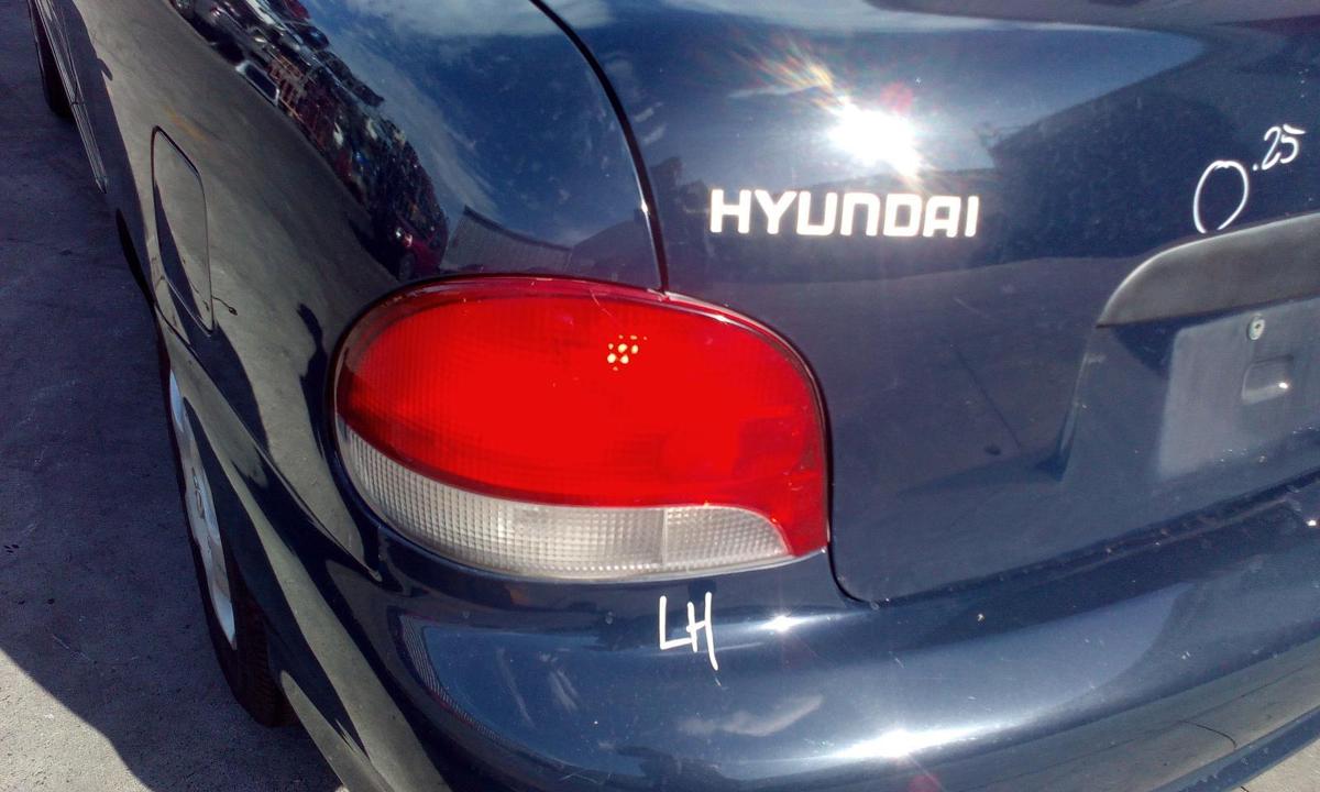 1000676617-Left Taillight