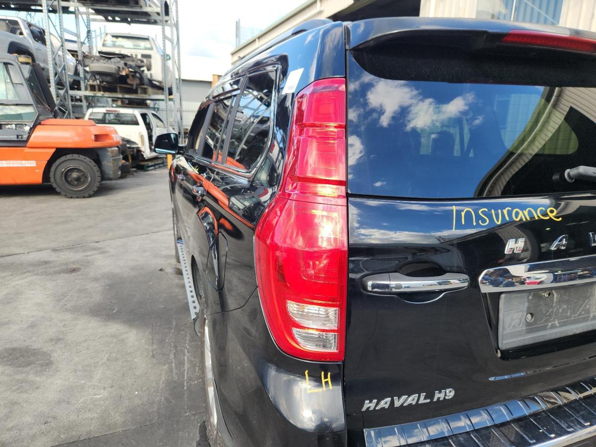 1000838521-Left Taillight