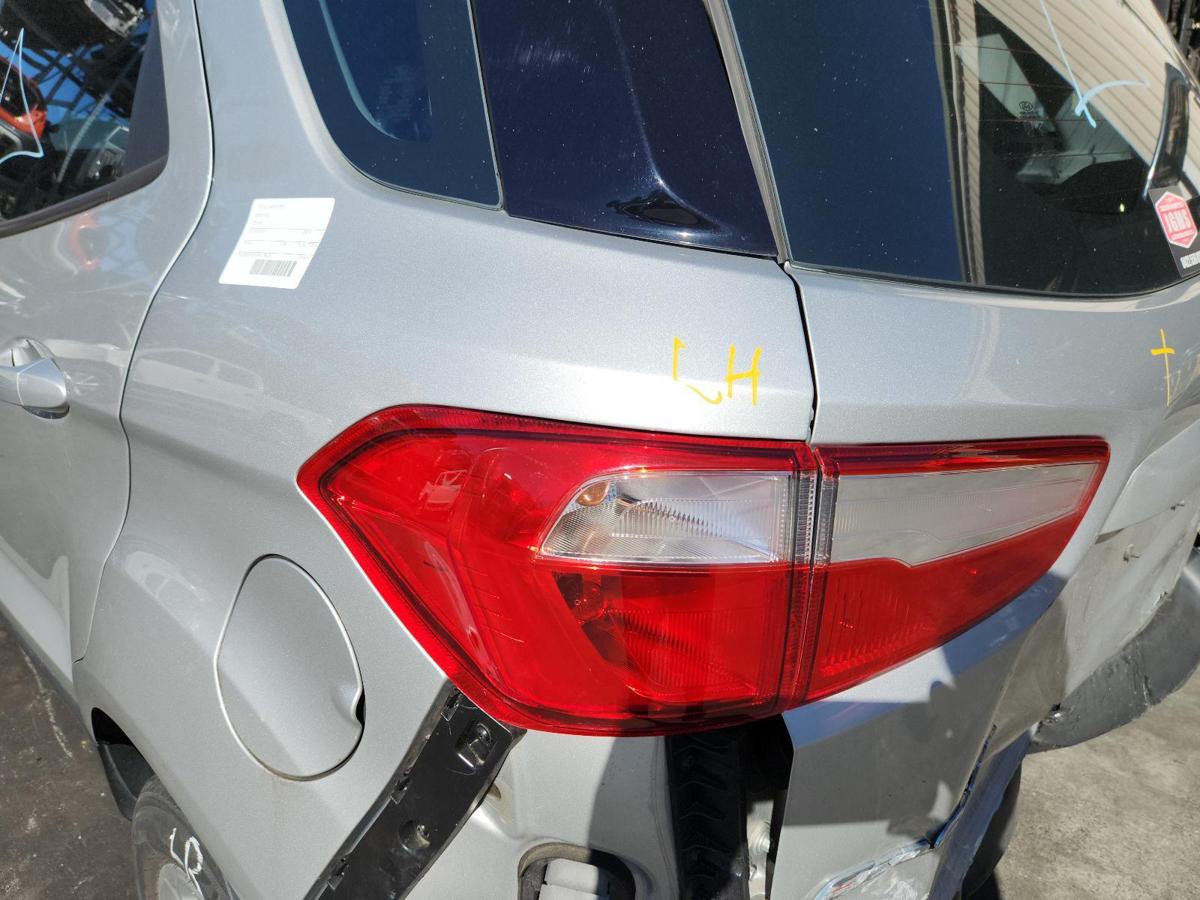 1000850867-Left Taillight