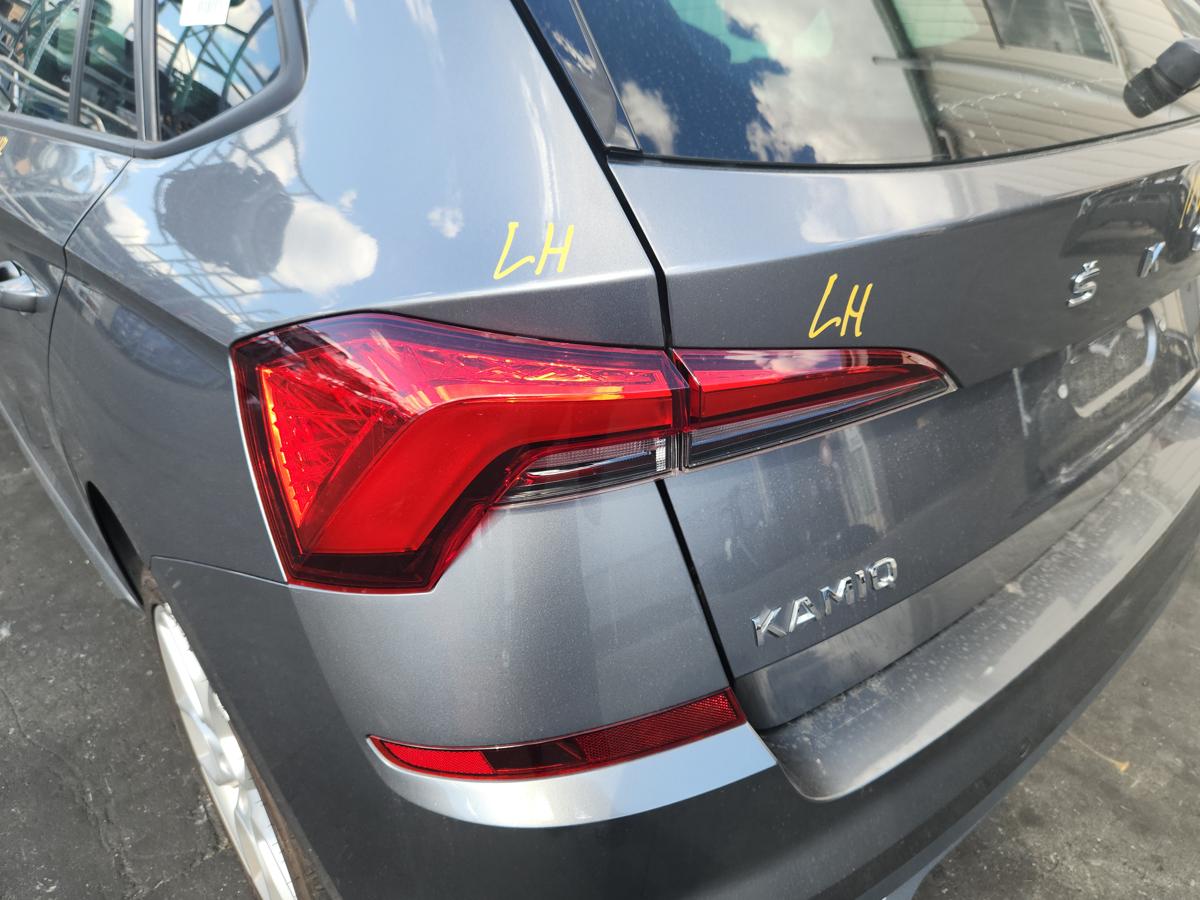 1000942081-Left Taillight