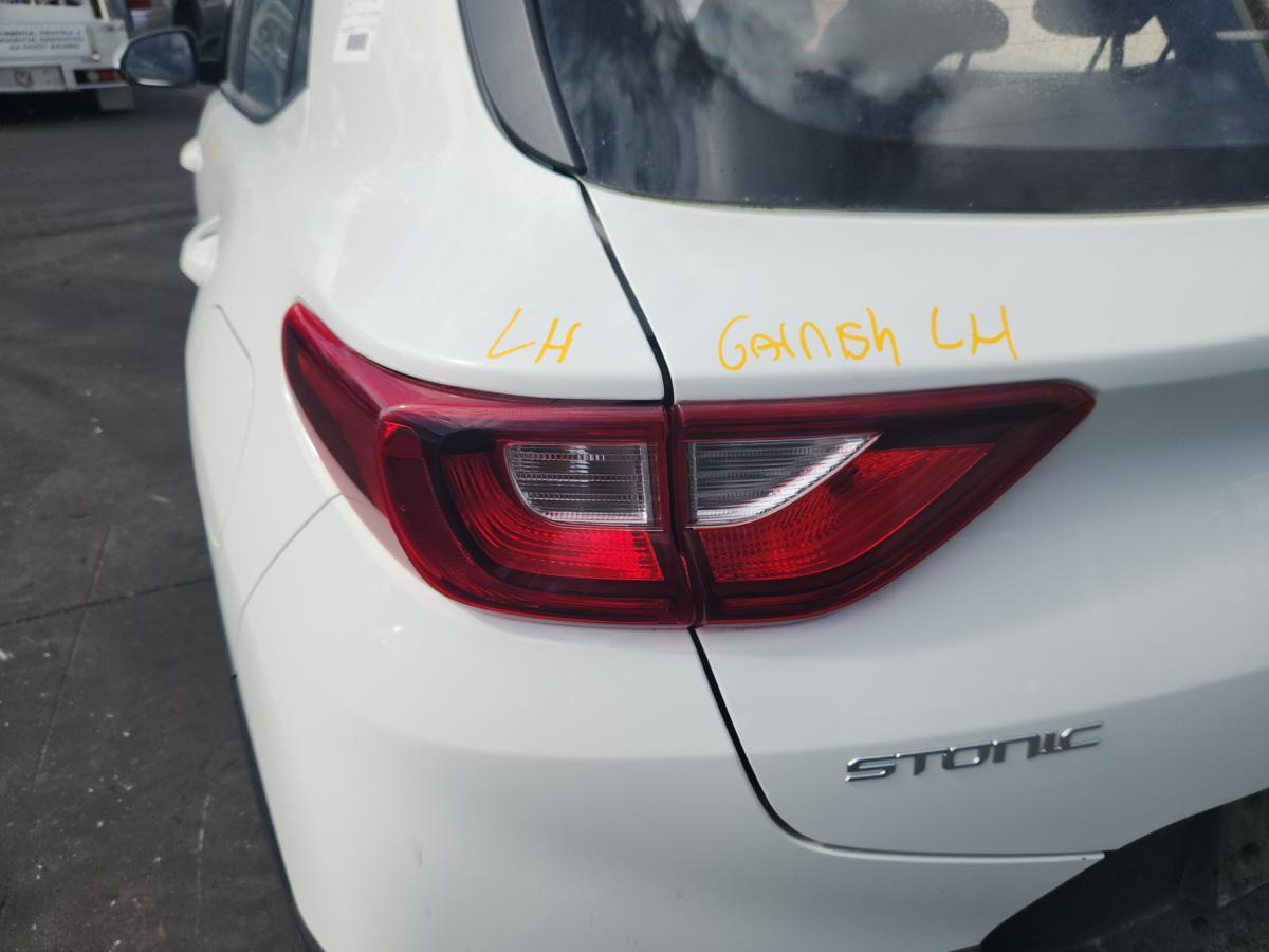 1000942495-Left Taillight