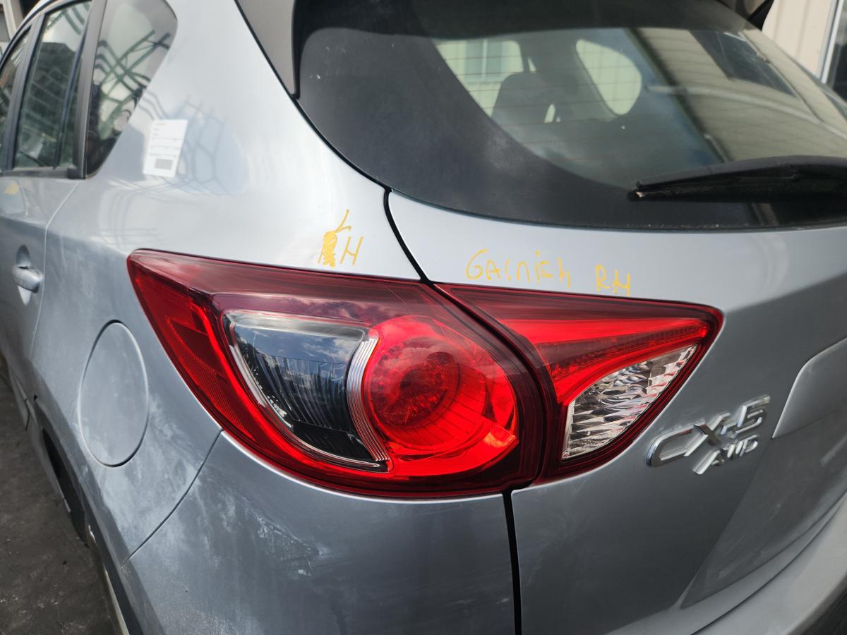 1000943342-Left Taillight