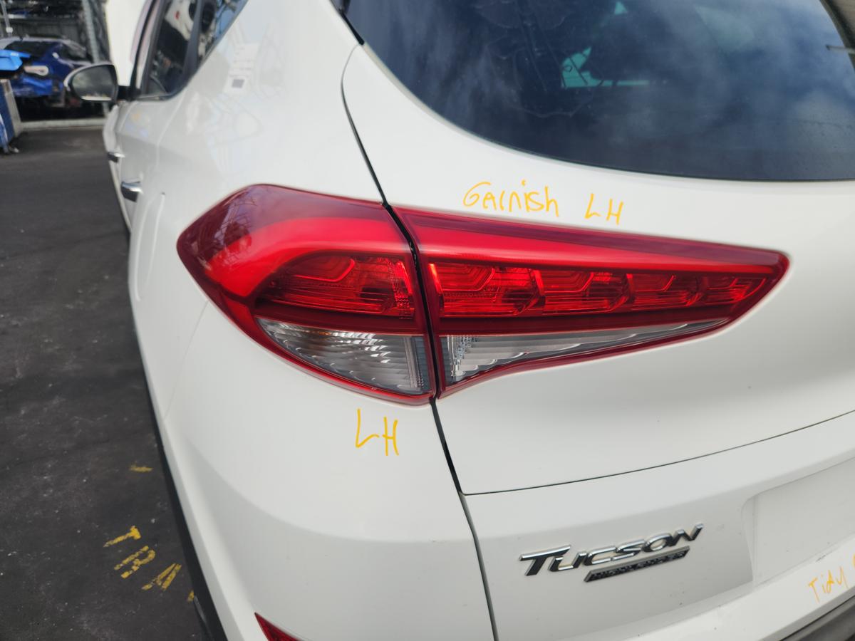 1000943651-Left Taillight