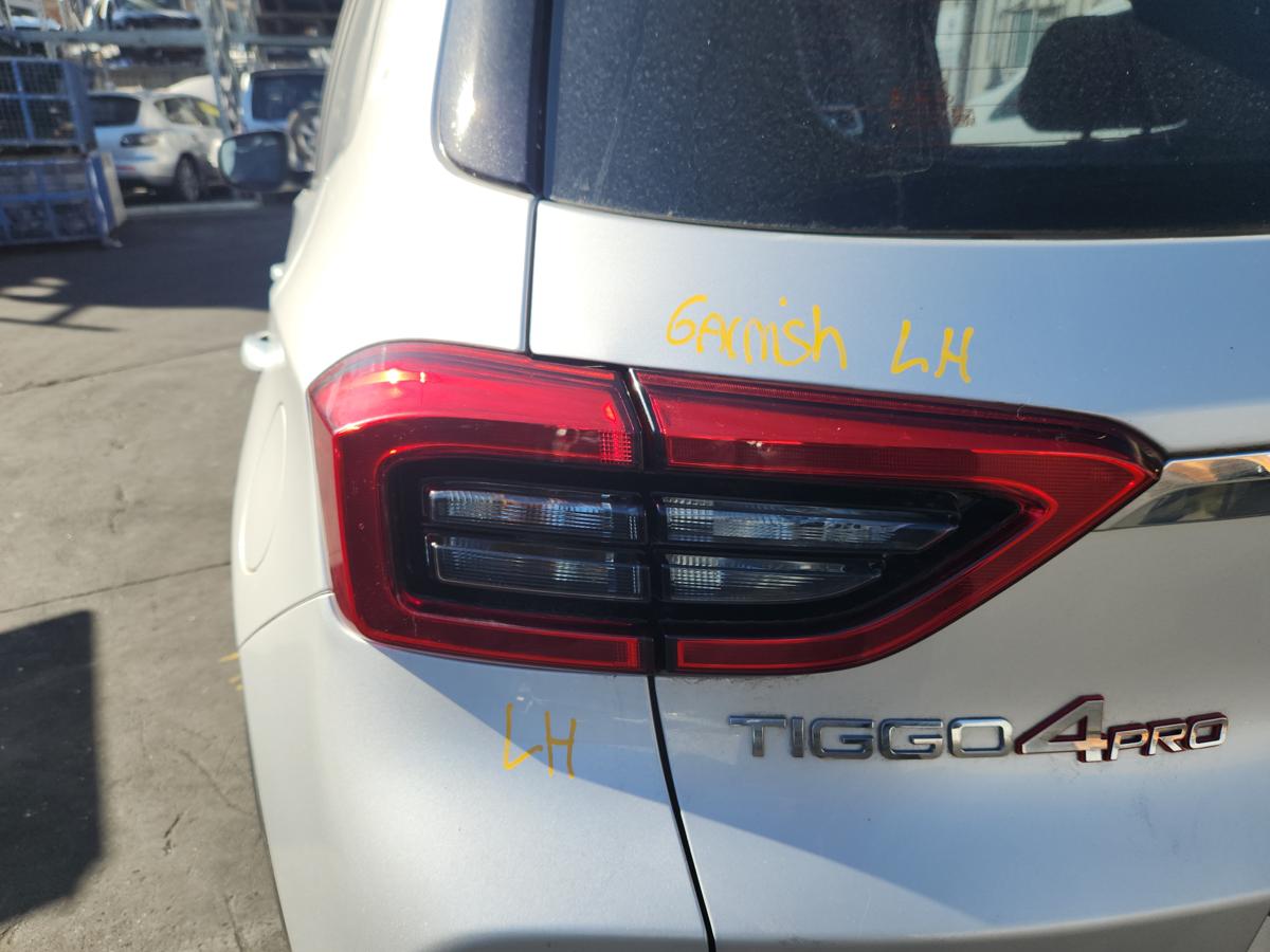 1000943805-Left Taillight