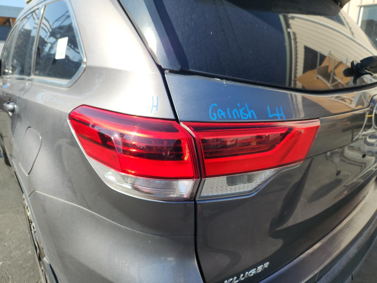 1000944469-Left Taillight