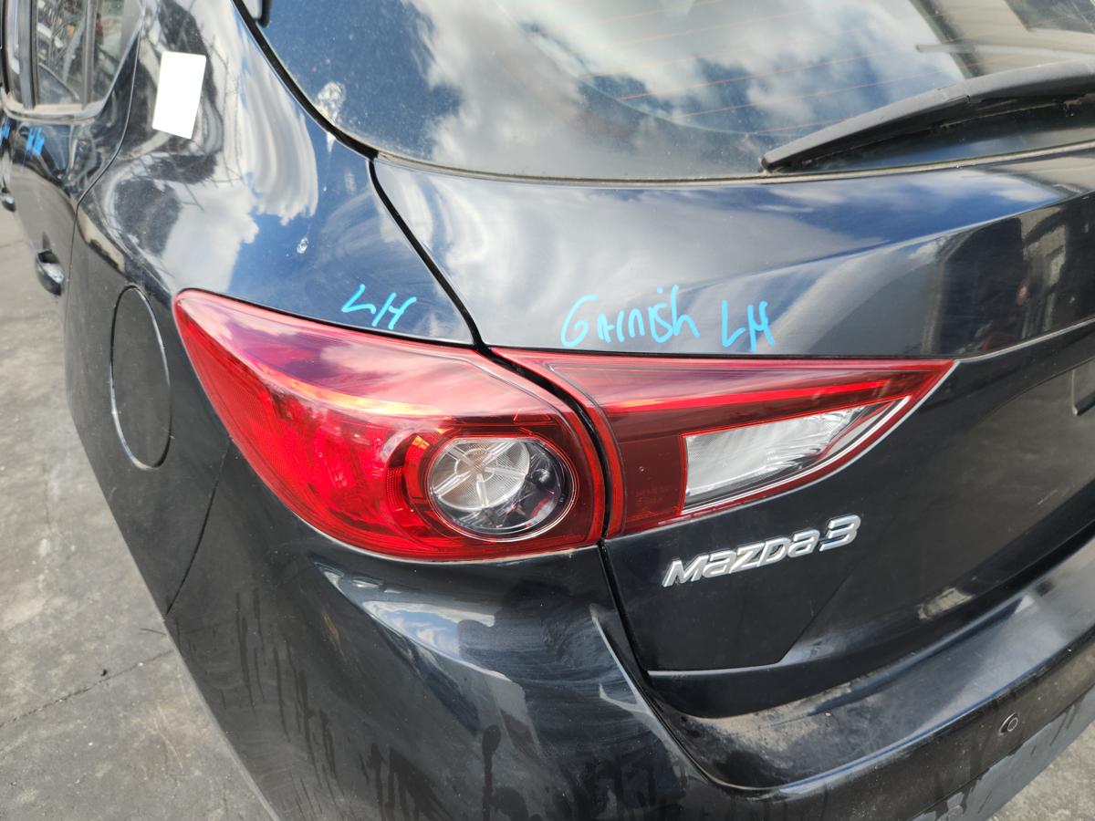 1000945829-Left Taillight