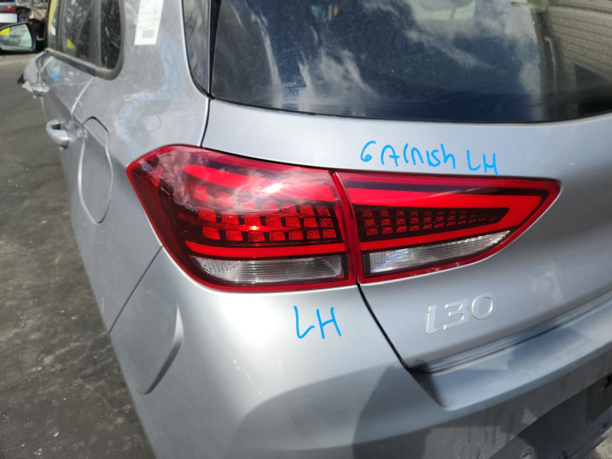 1000946102-Left Taillight