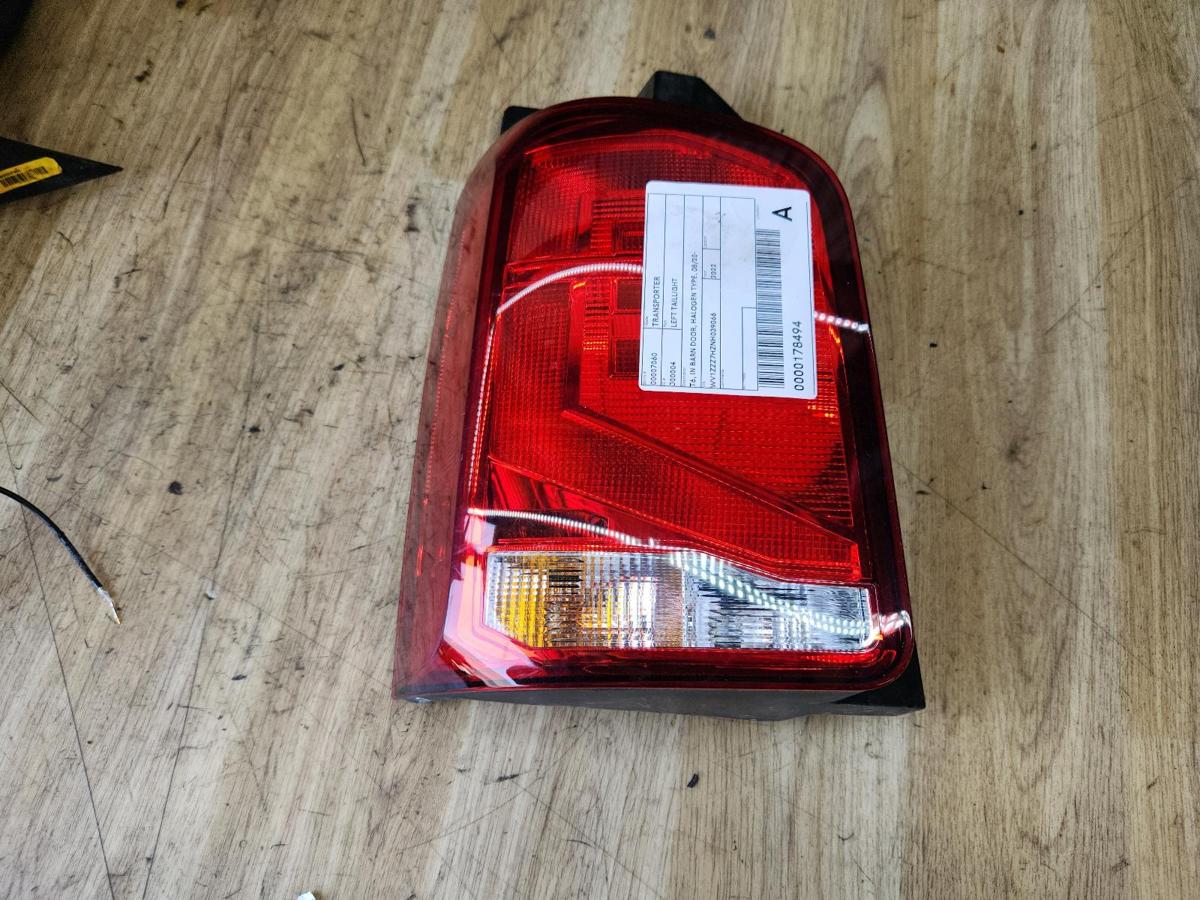 1000887599-Left Taillight Top