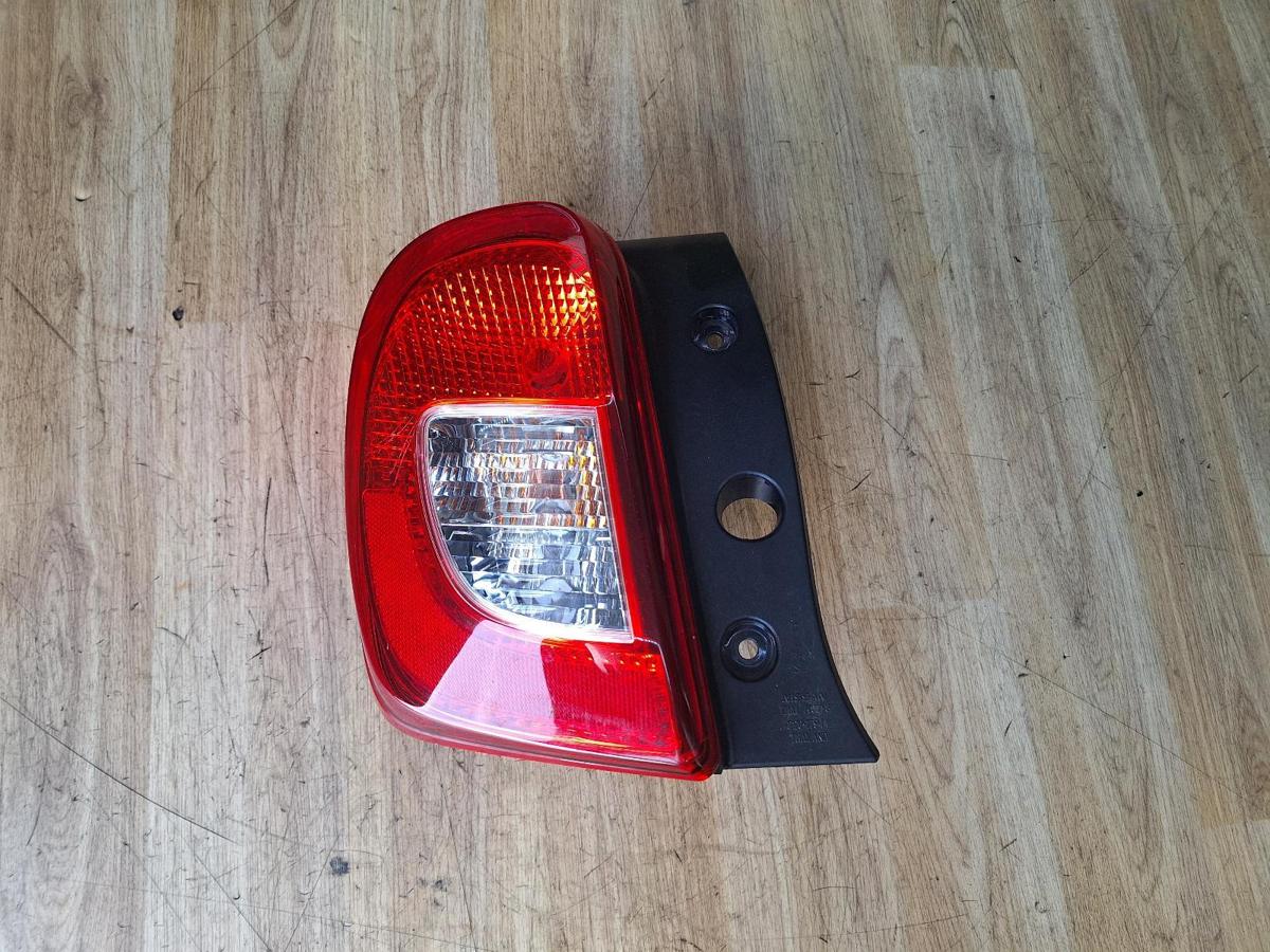 1000888985-Left Taillight Top