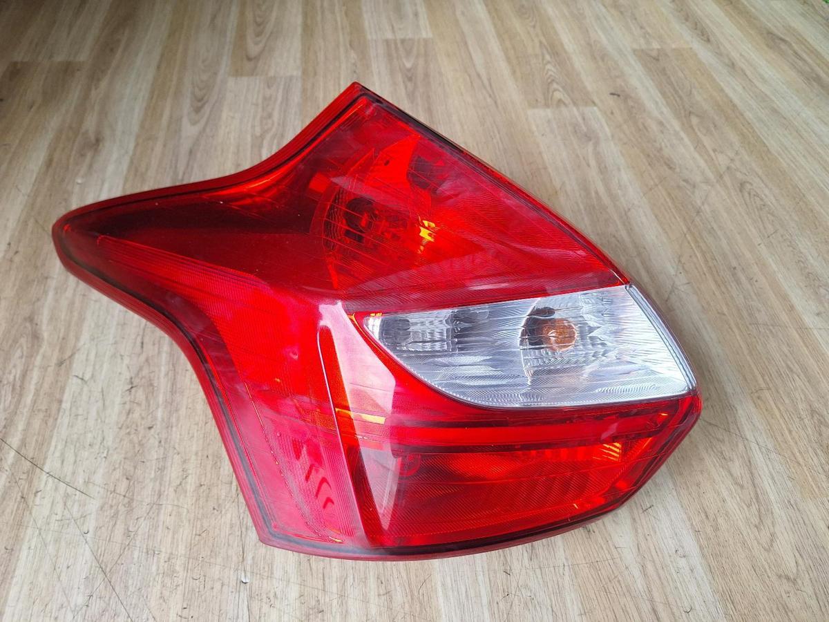 1000889245-Left Taillight Top