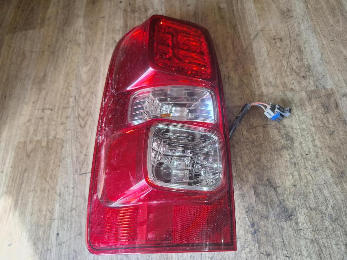 1000910217-Left Taillight Top