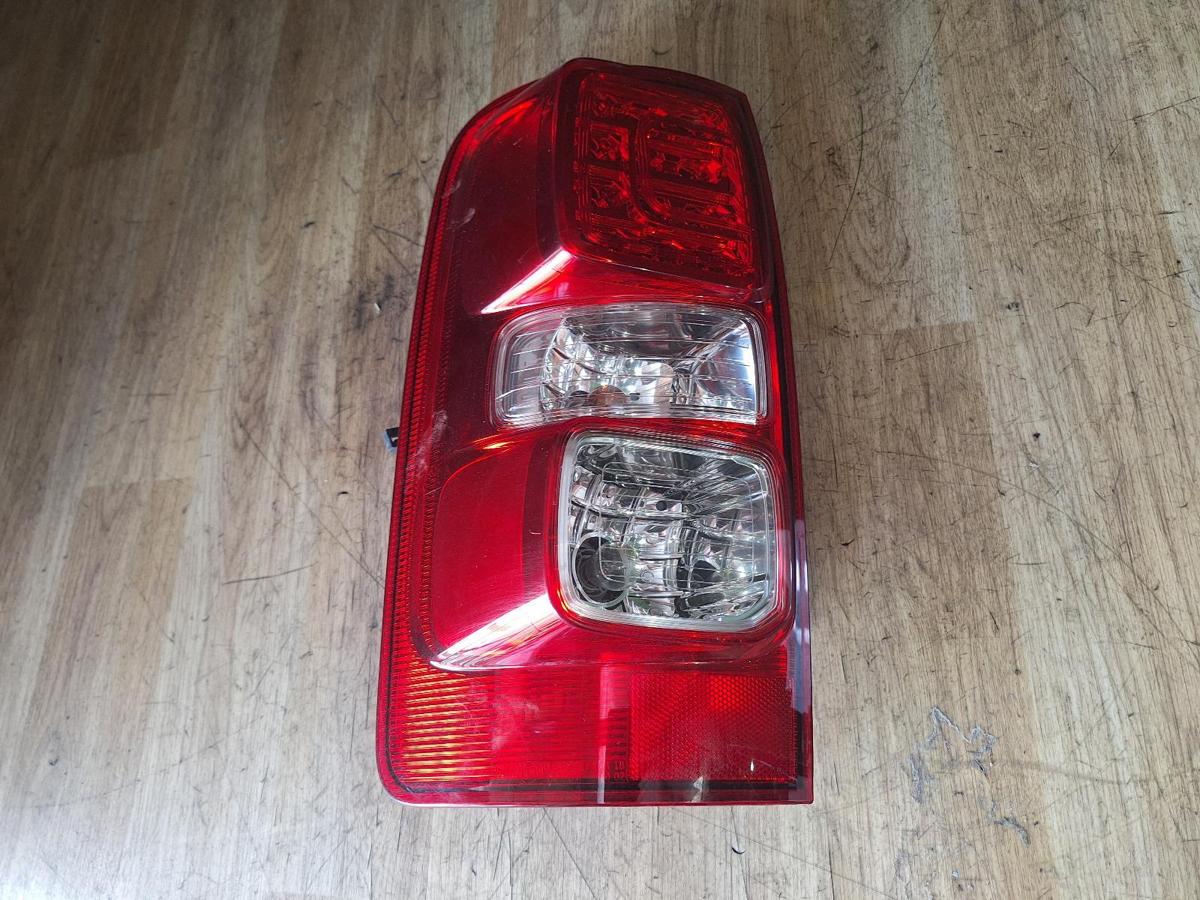 1000911516-Left Taillight Top