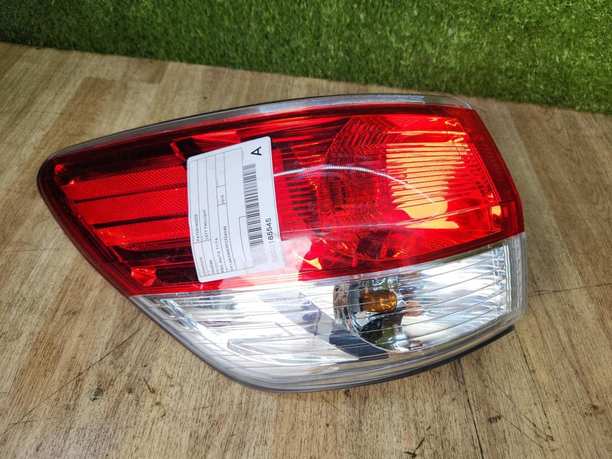 1000922832-Left Taillight Top