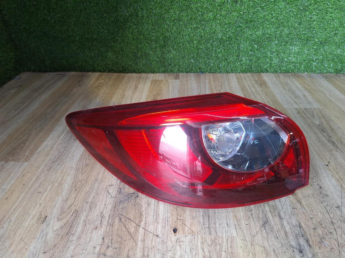 1000927136-Left Taillight Top