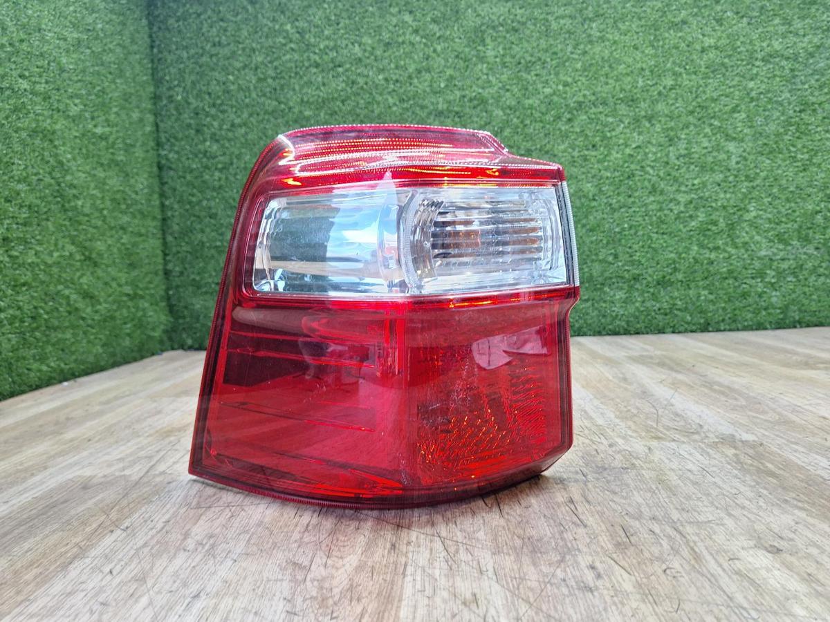 1000932254-Left Taillight Top