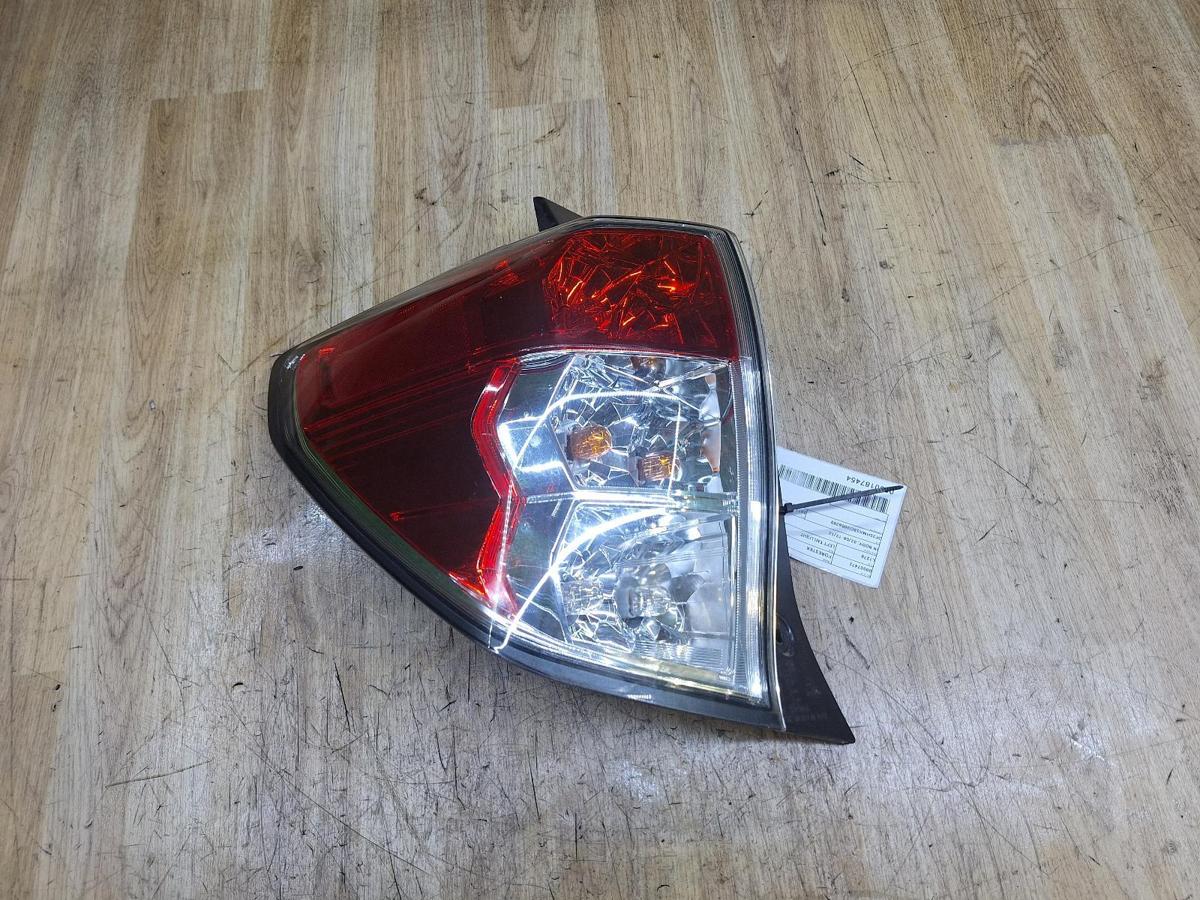 1000938151-Left Taillight Top